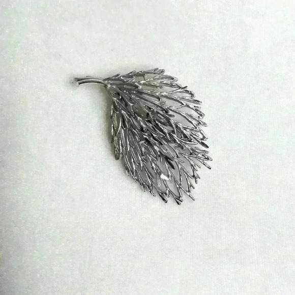 Vintage Jewelry - Vintage Silver Leaf Broach
